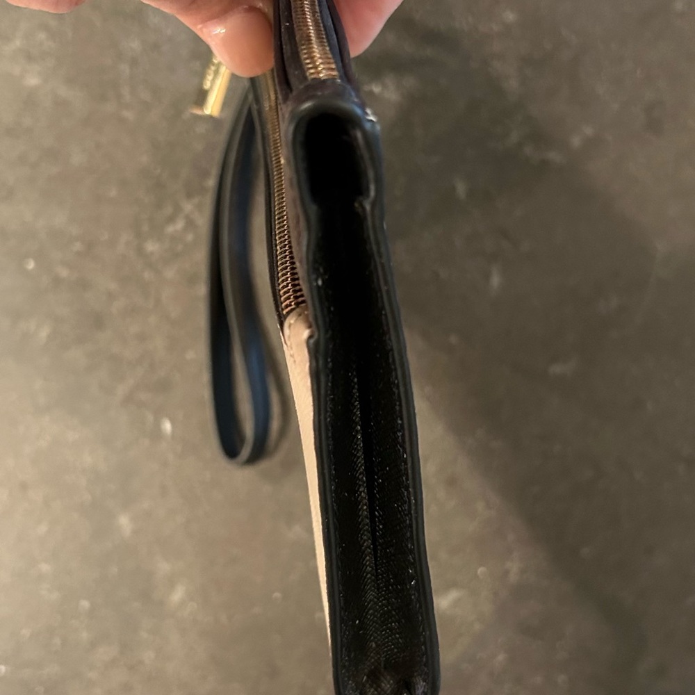 Kate Spade Wristlet - Picture 3 of 4